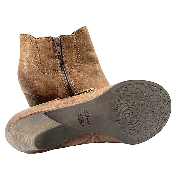 Clarks Artisan | Alpine Icy Boot - Picture 6 of 9